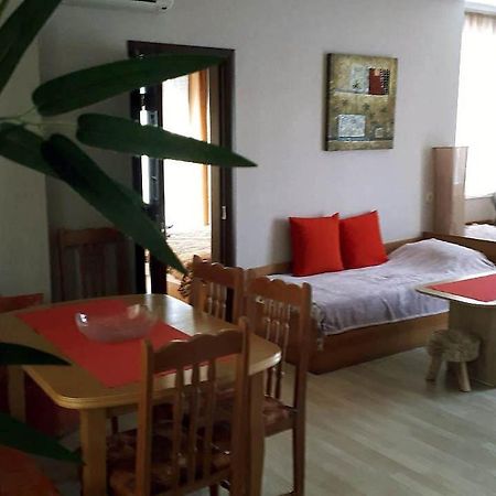 Apartment Larissa Pomorie Luaran gambar