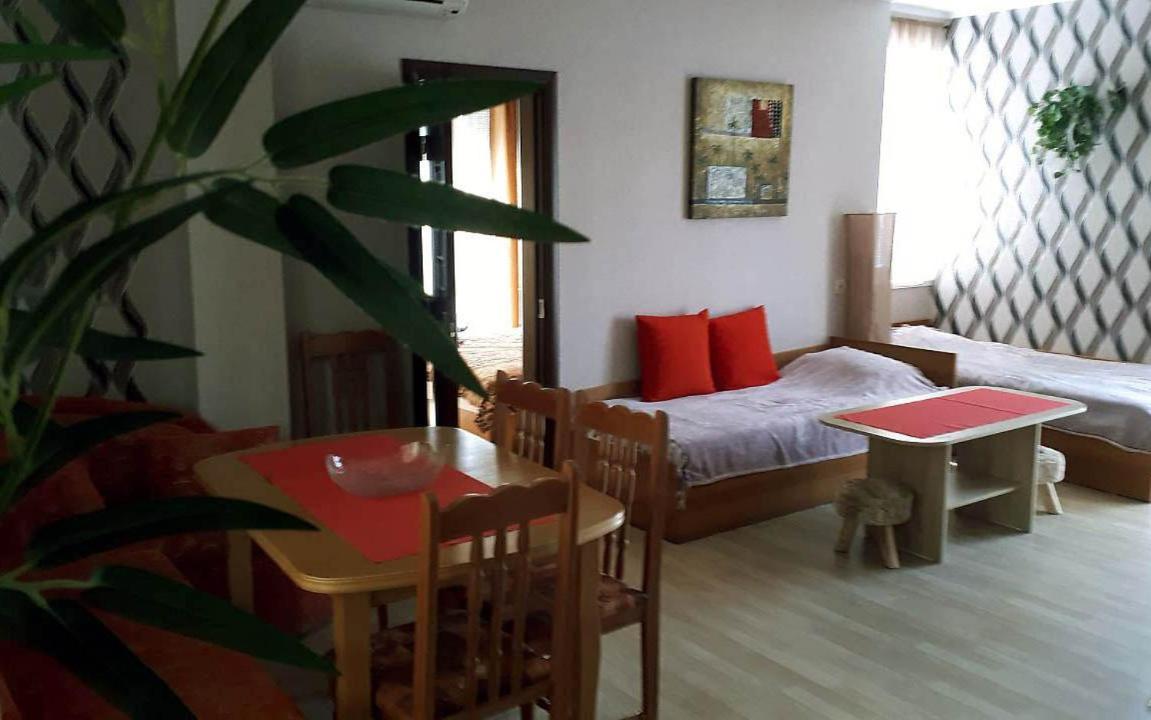 Apartment Larissa Pomorie Luaran gambar